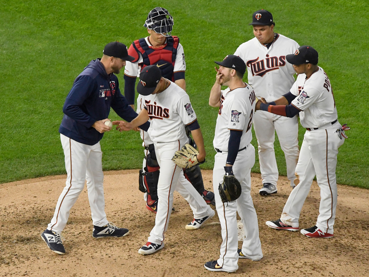 minnesota-twins-pitching-change.jpg